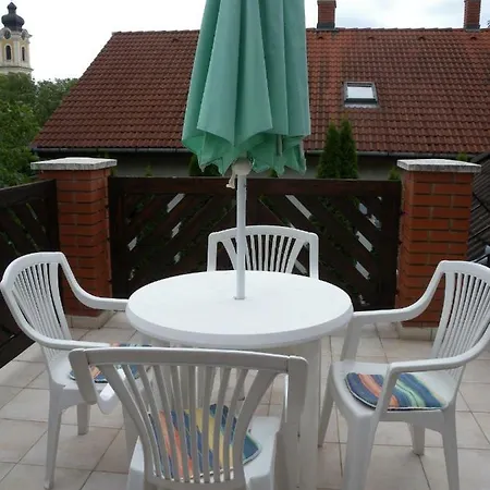 - Balaton 19286 Apartament